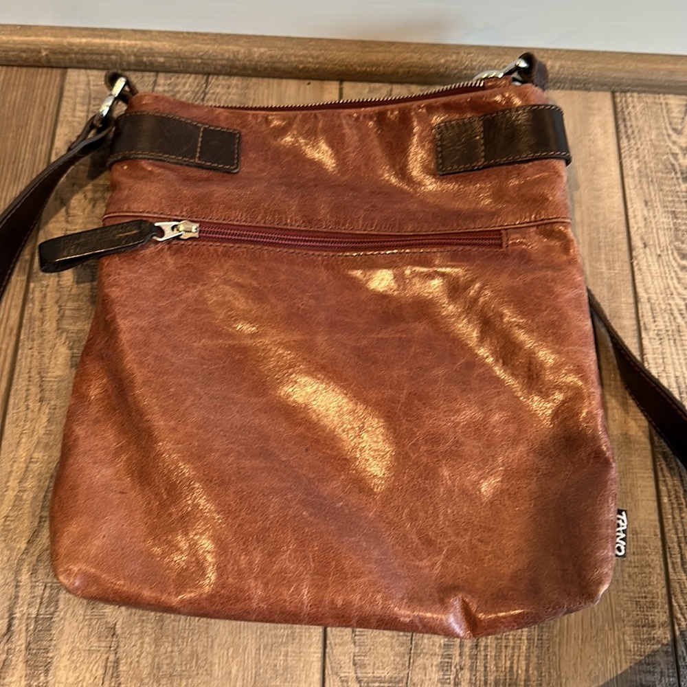 Tano Women’s Crossbody Leather Bag - Picture 4 of 7